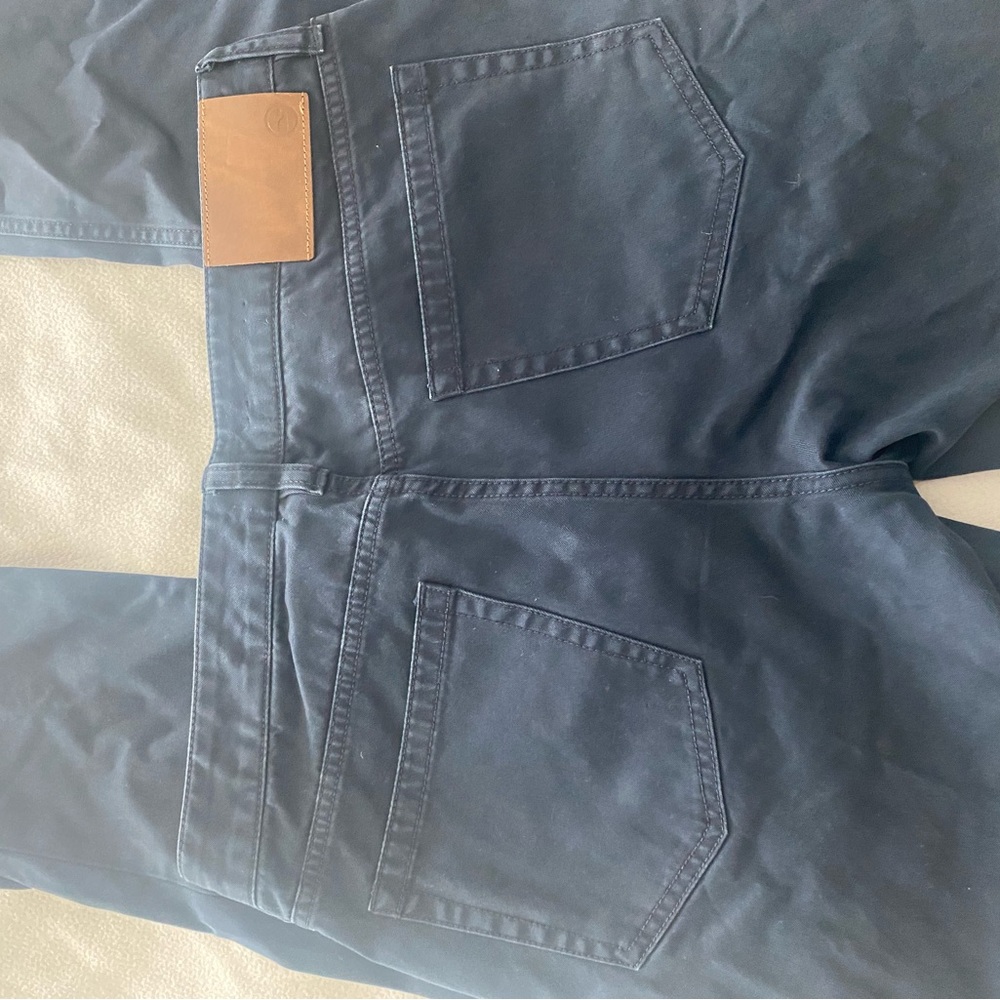 BNWOT Men’s Vineyard Vines Jeans 33x32